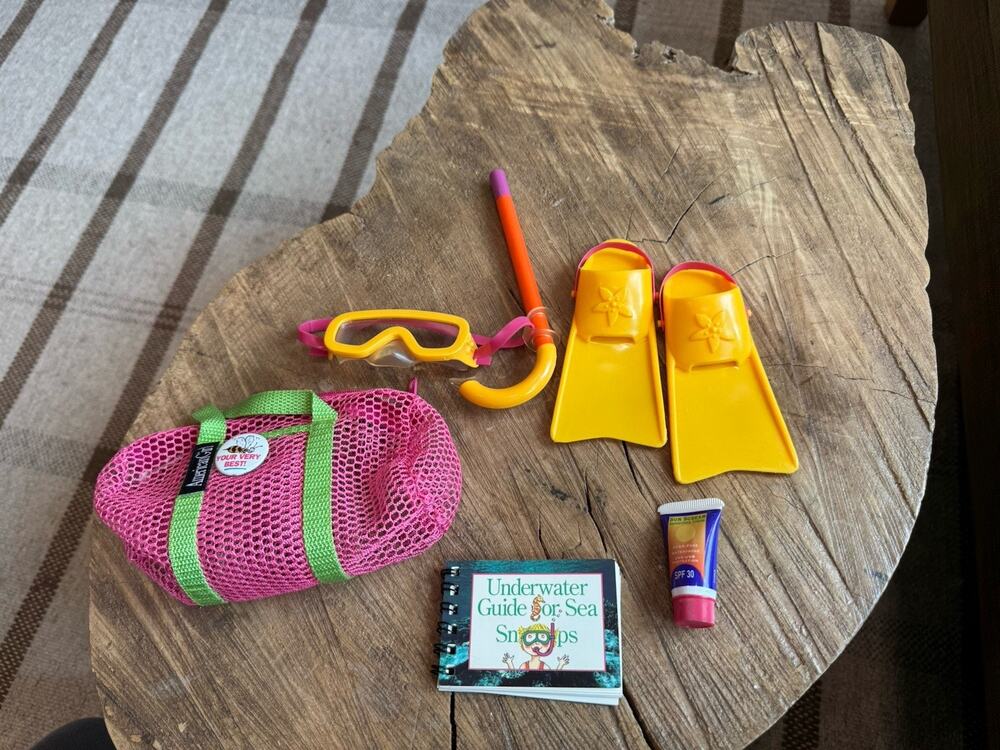 American Girl Lea’s Beach Accessories Bag Snorkeling Set Pleasant Co
